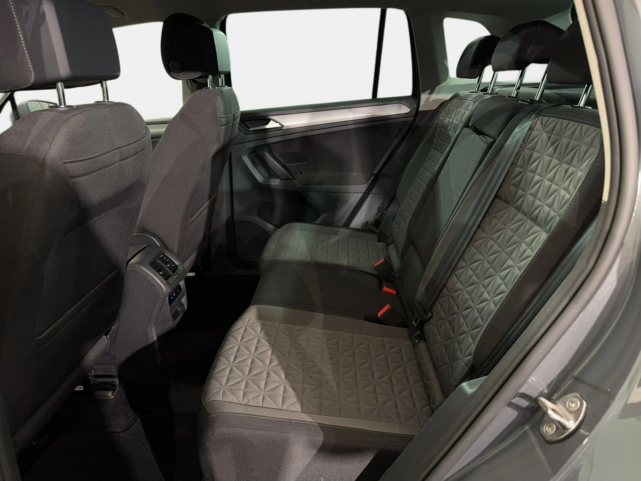 Volkswagen Tiguan - Zdjęcie 12