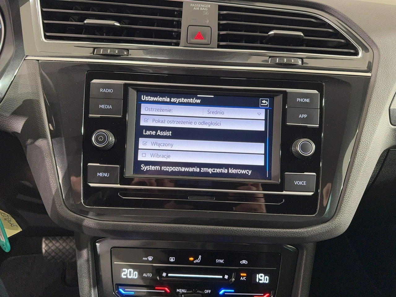 Volkswagen Tiguan - Zdjęcie 21