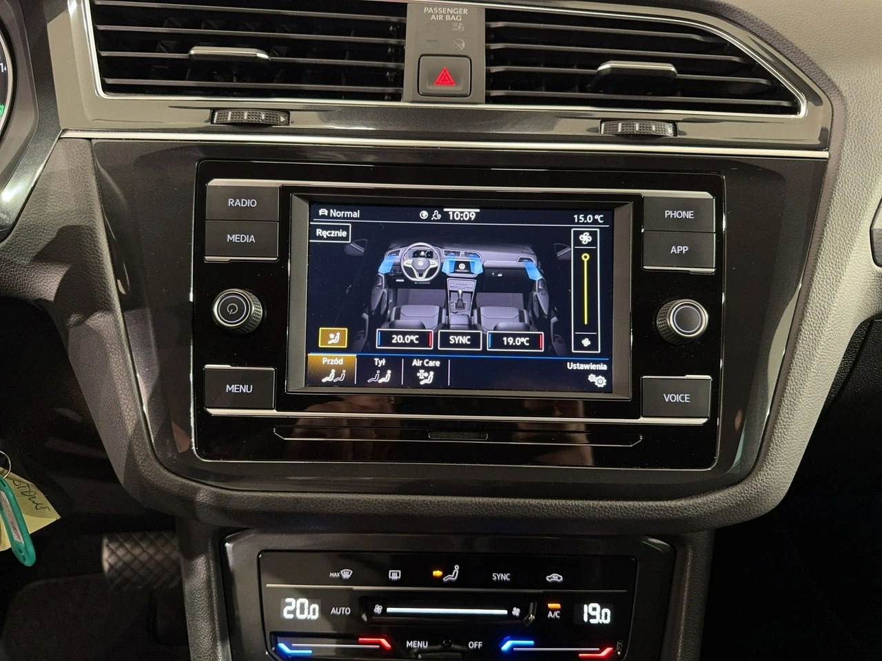 Volkswagen Tiguan - Zdjęcie 23