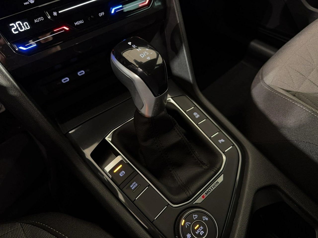 Volkswagen Tiguan - Zdjęcie 26