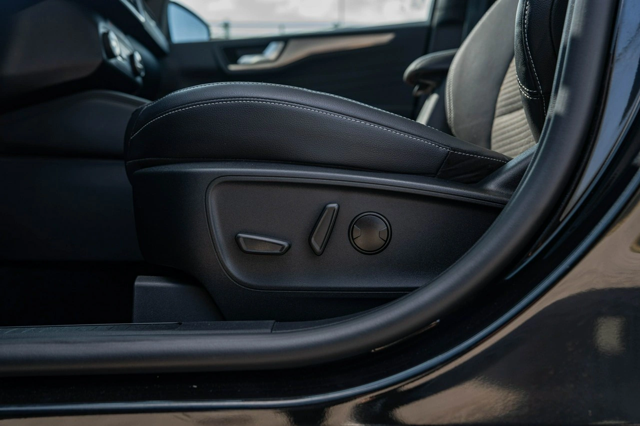 Ford Kuga - Zdjęcie 27