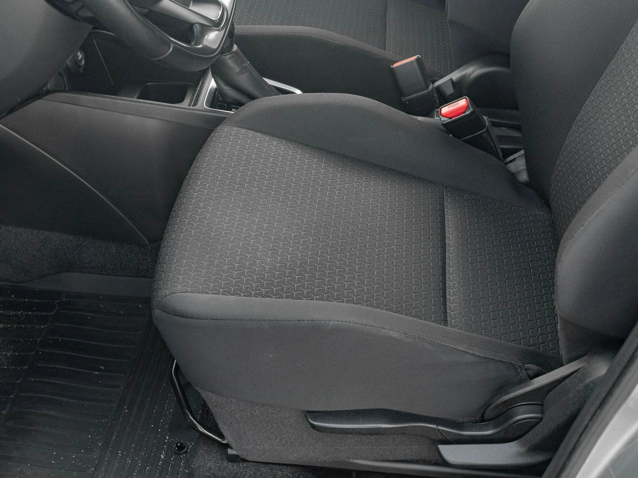 Suzuki Swift - Zdjęcie 10