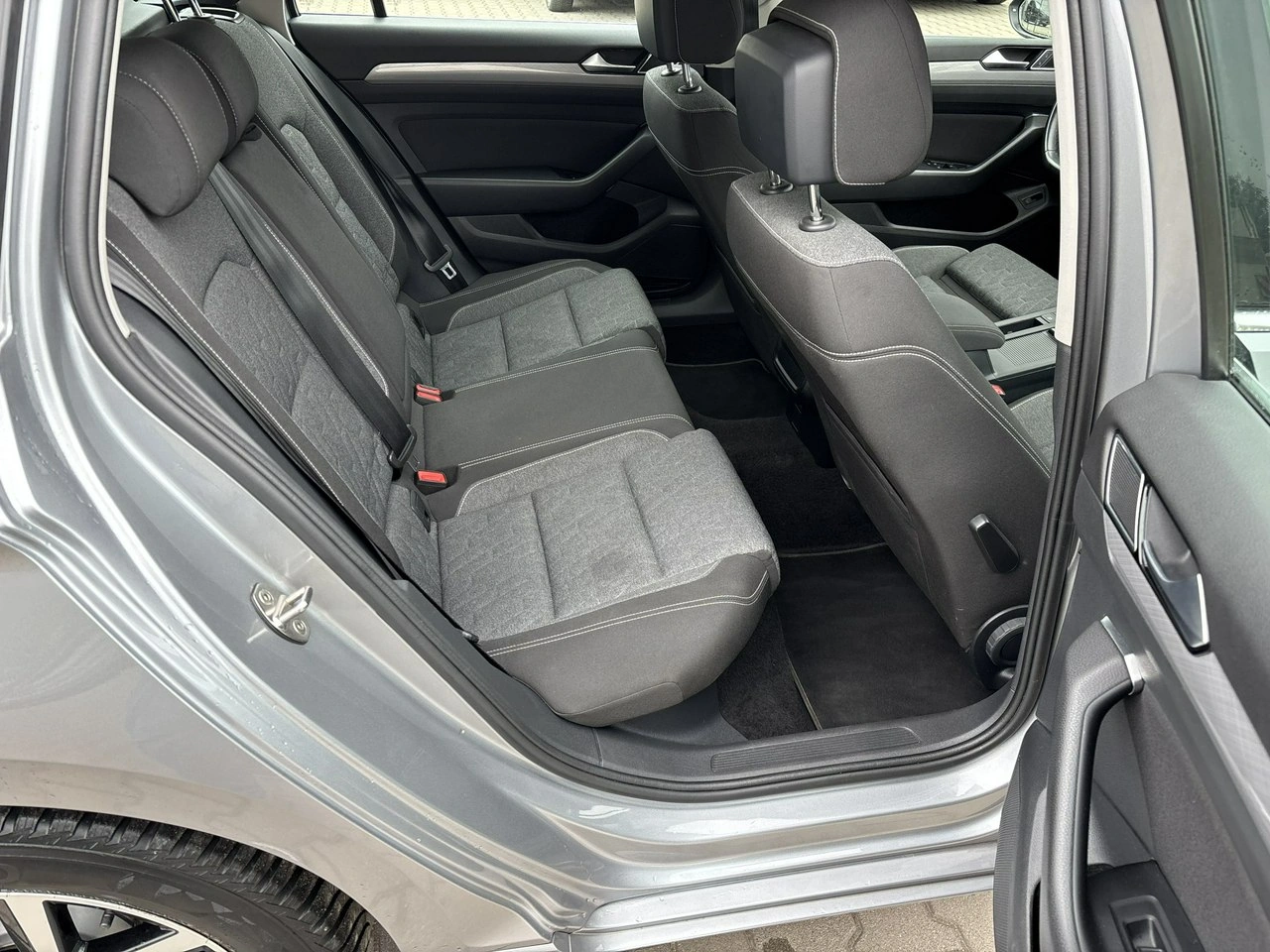 Volkswagen Passat - Zdjęcie 13