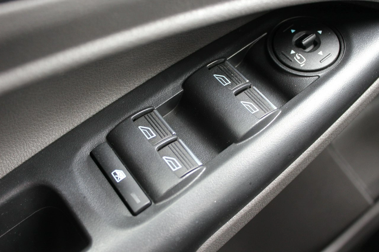Ford Tourneo Connect - Zdjęcie 22