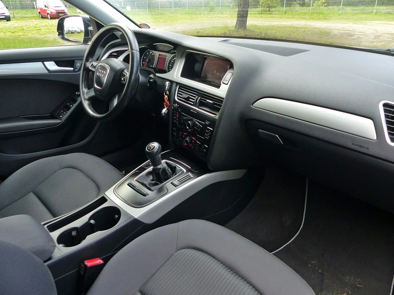 Audi A4 - Zdjęcie 25