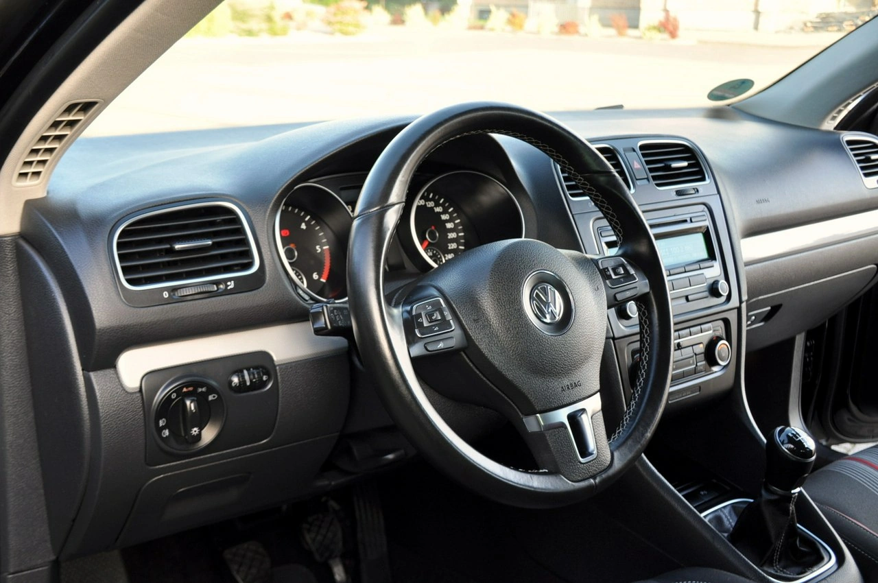 Volkswagen Golf - Zdjęcie 22