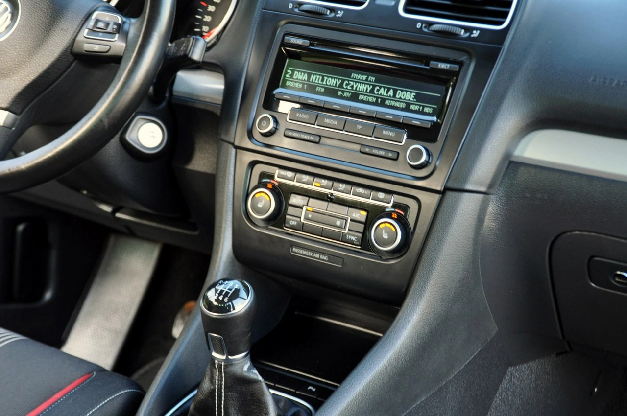 Volkswagen Golf - Zdjęcie 26