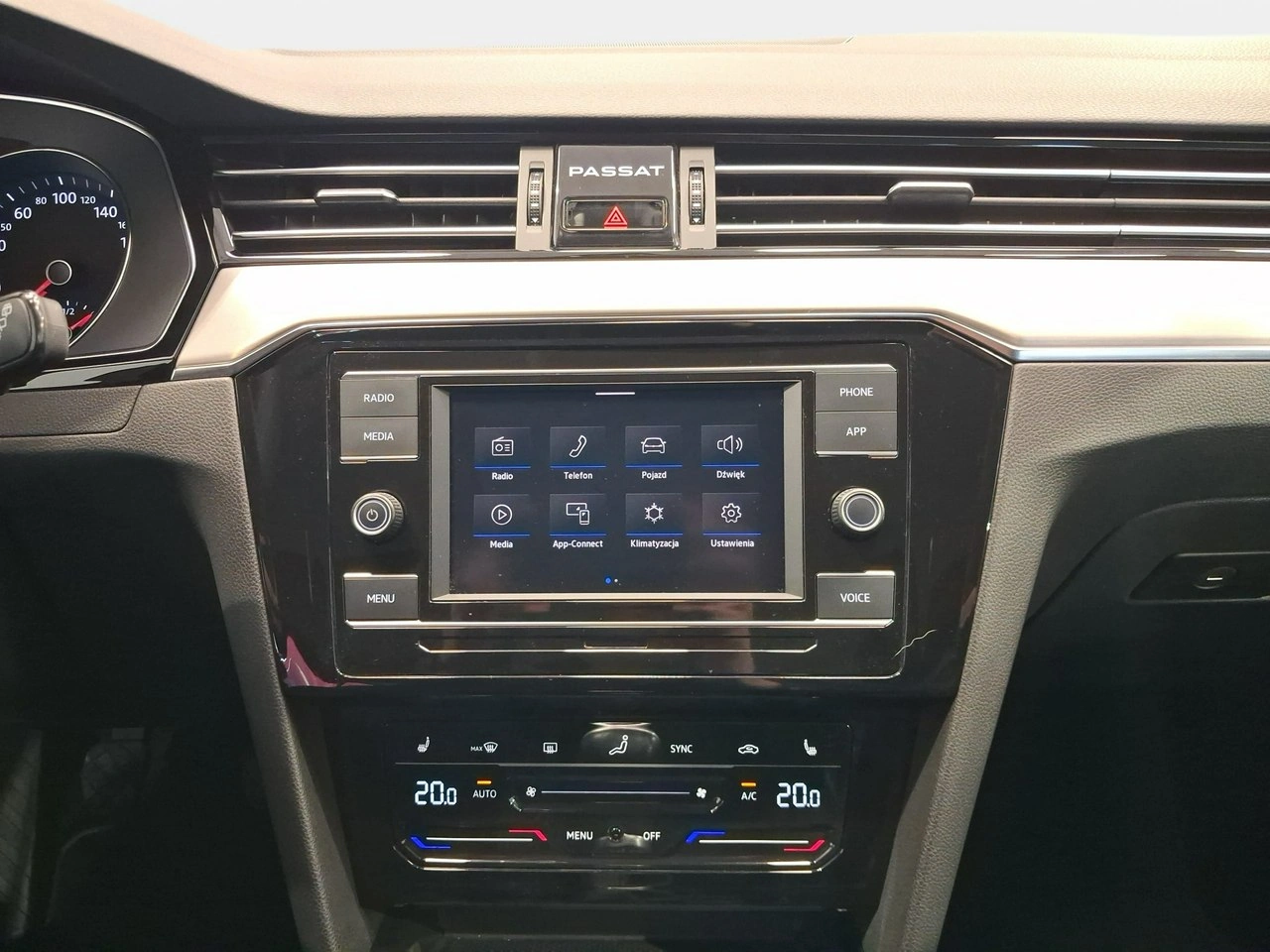 Volkswagen Passat Variant - Zdjęcie 17