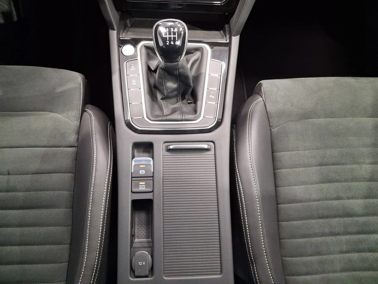 Volkswagen Passat Variant - Zdjęcie 19