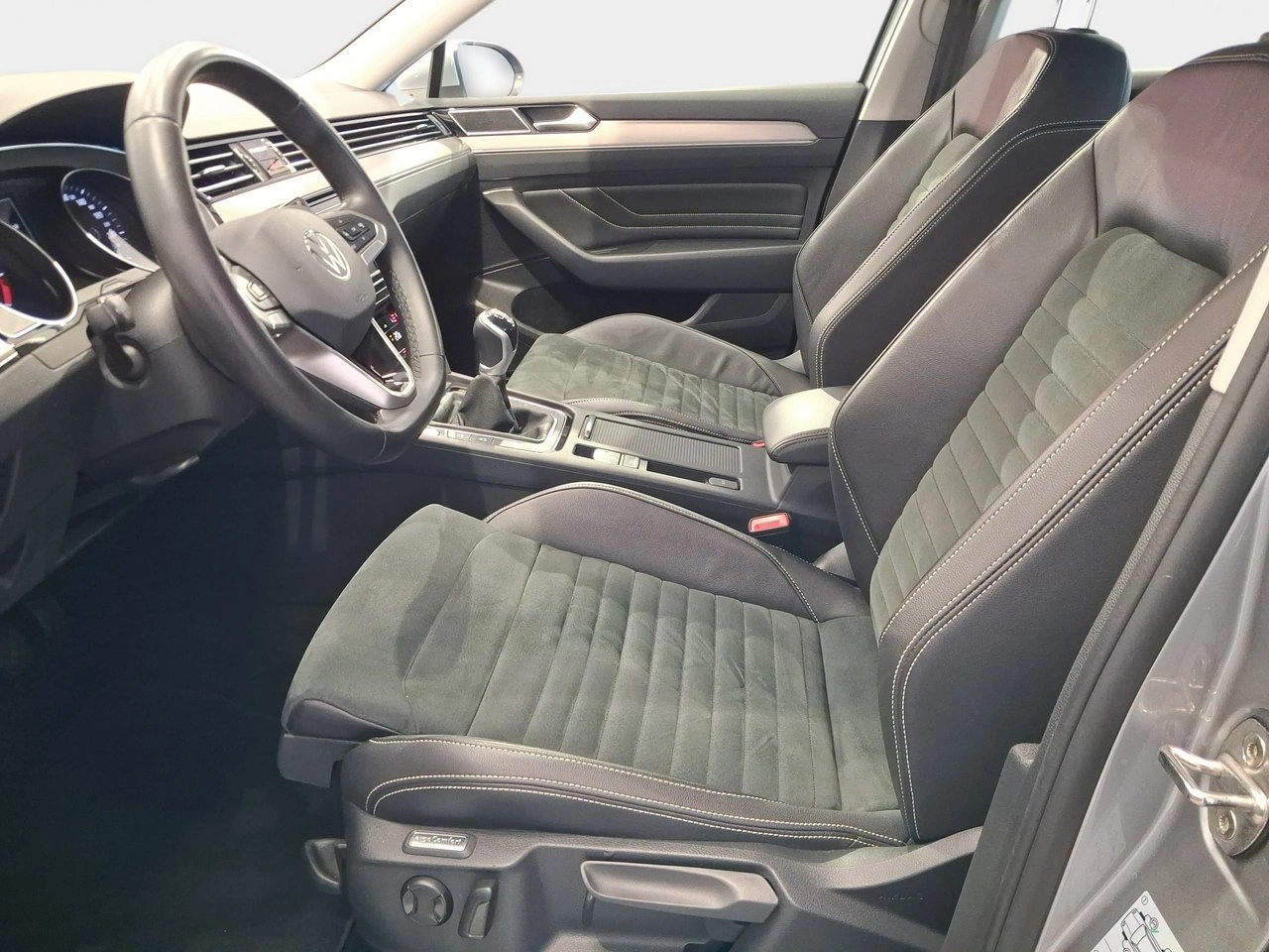 Volkswagen Passat Variant - Zdjęcie 8