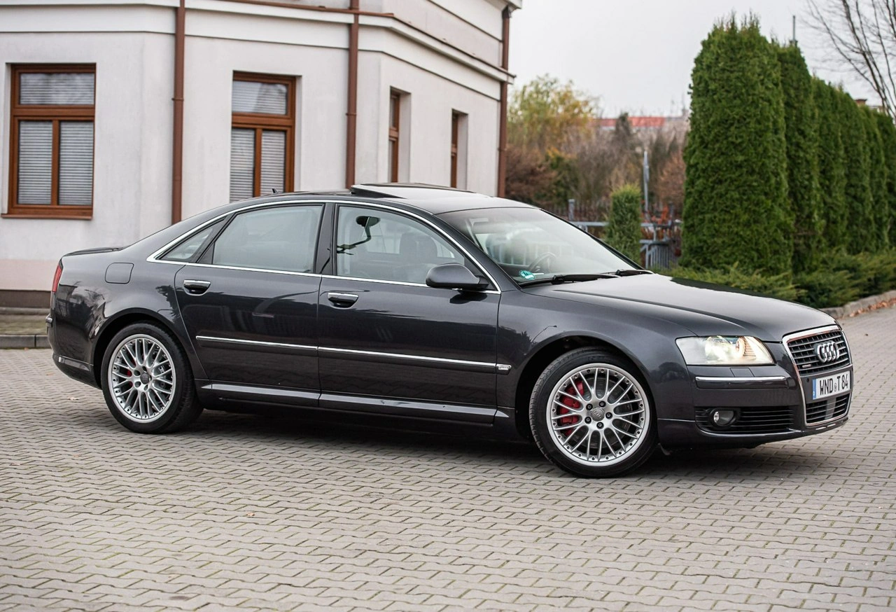 Audi A8 - Zdjęcie 18