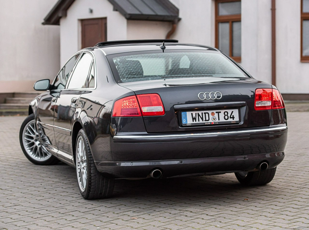 Audi A8 - Zdjęcie 1