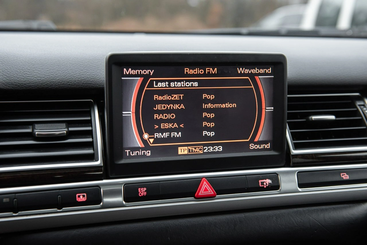 Audi A8 - Zdjęcie 21