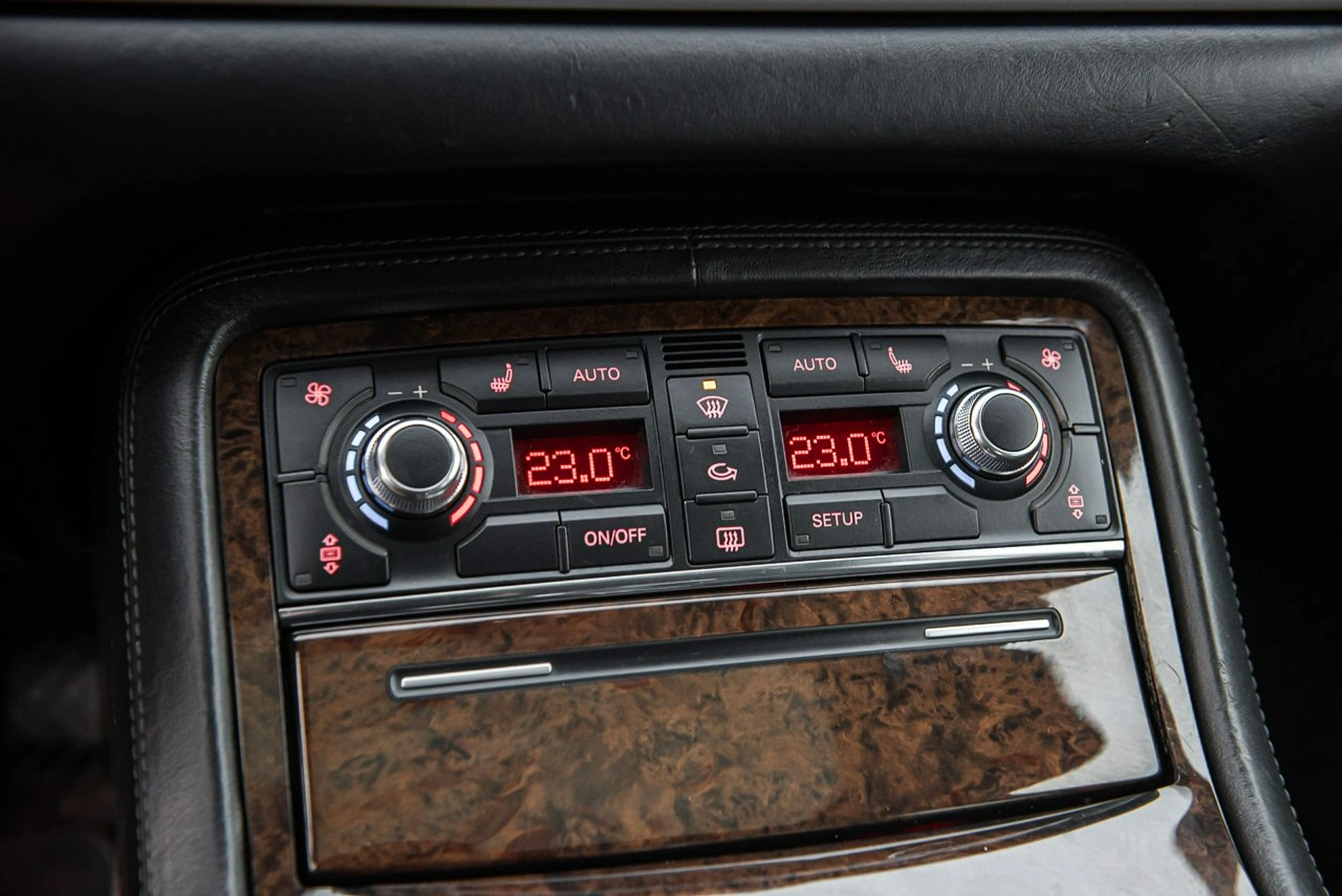 Audi A8 - Zdjęcie 22