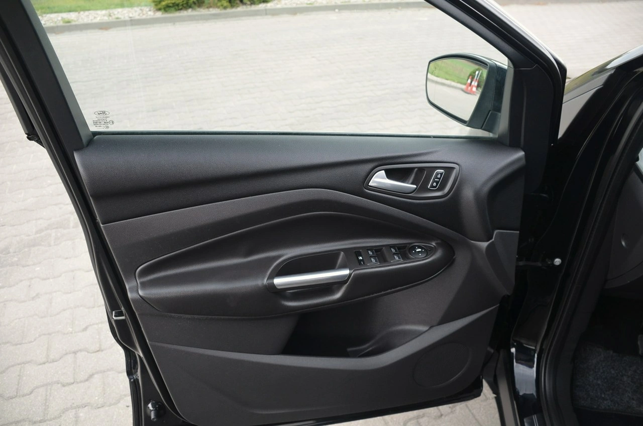 Ford Kuga - Zdjęcie 15