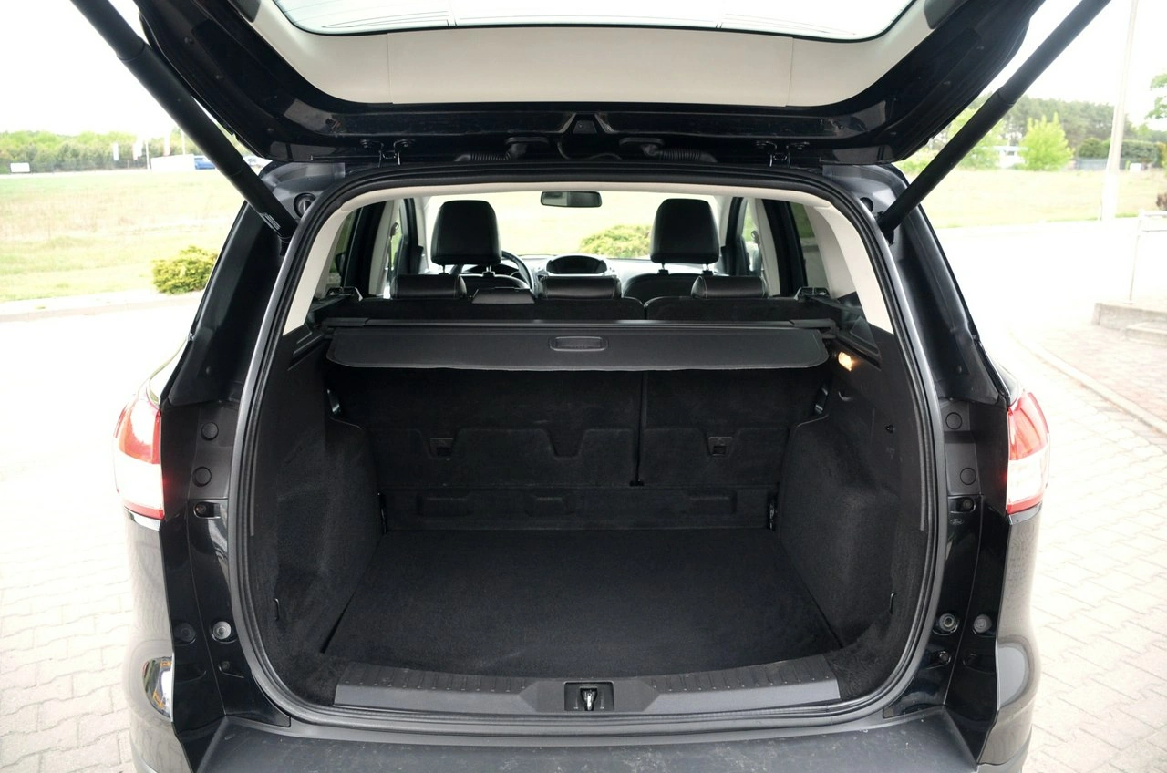 Ford Kuga - Zdjęcie 27