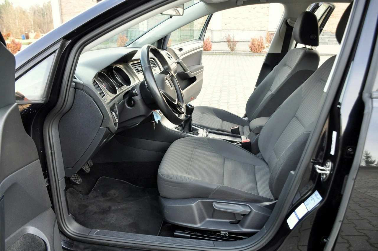 Volkswagen Golf - Zdjęcie 20