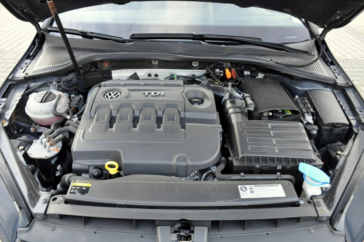 Volkswagen Golf - Zdjęcie 37