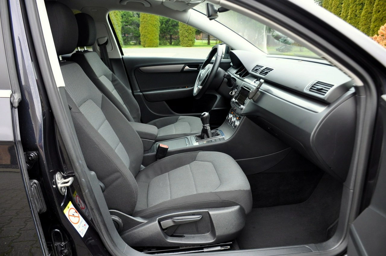 Volkswagen Passat - Zdjęcie 16