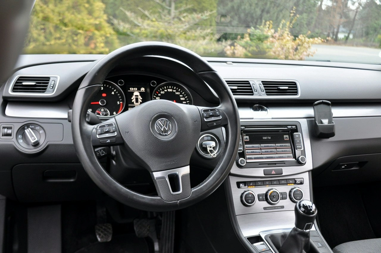 Volkswagen Passat - Zdjęcie 29