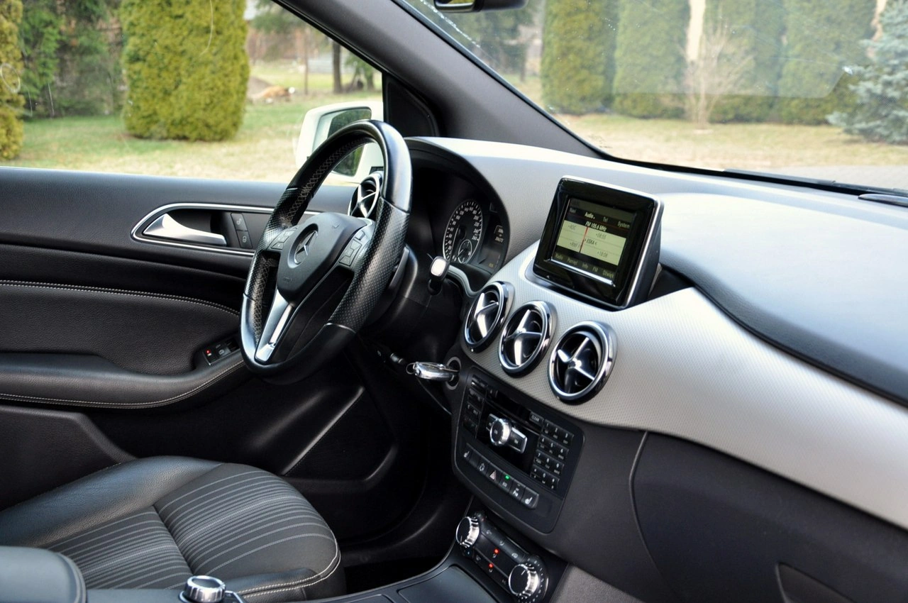 Mercedes B 220 - Zdjęcie 17