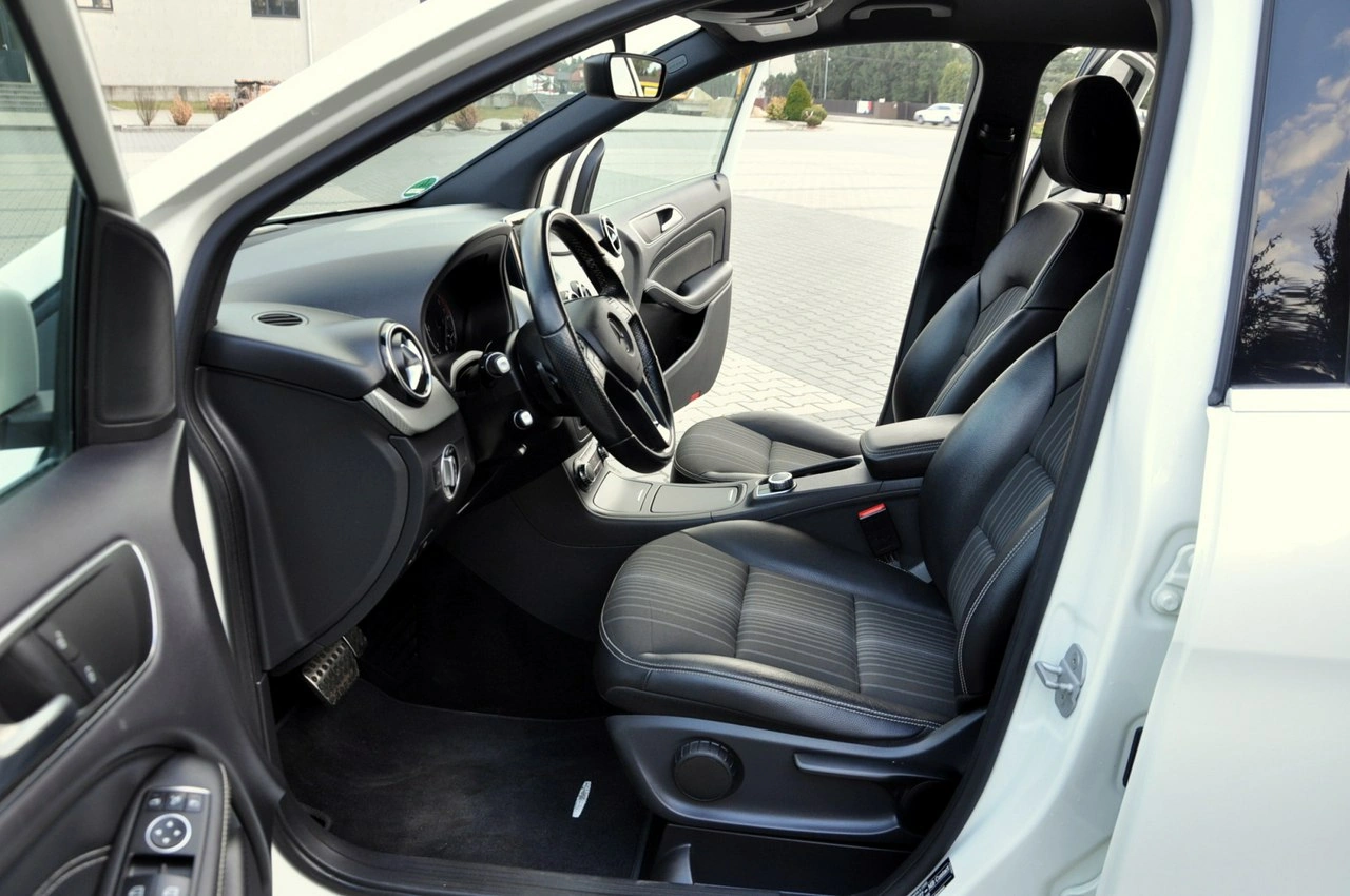 Mercedes B 220 - Zdjęcie 20