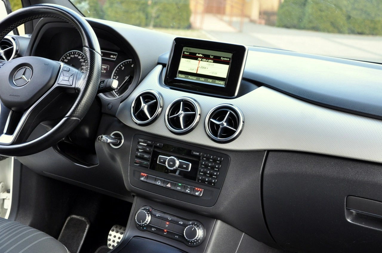 Mercedes B 220 - Zdjęcie 25