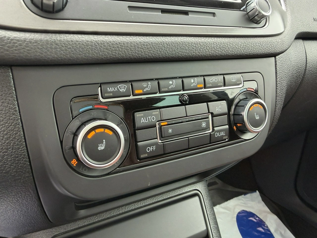 Volkswagen Tiguan - Zdjęcie 27