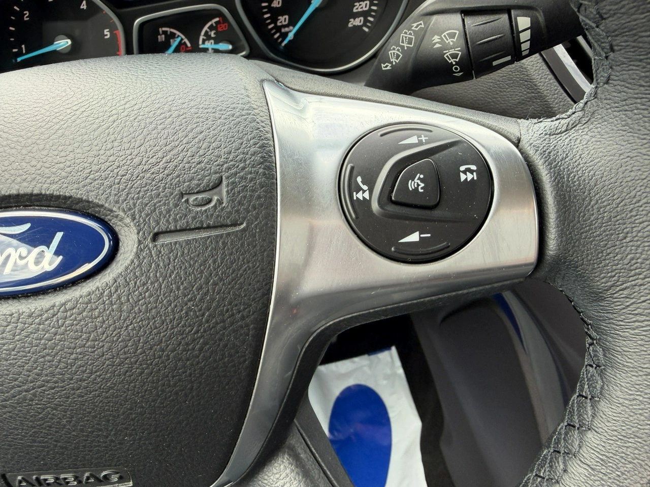 Ford Kuga - Zdjęcie 19