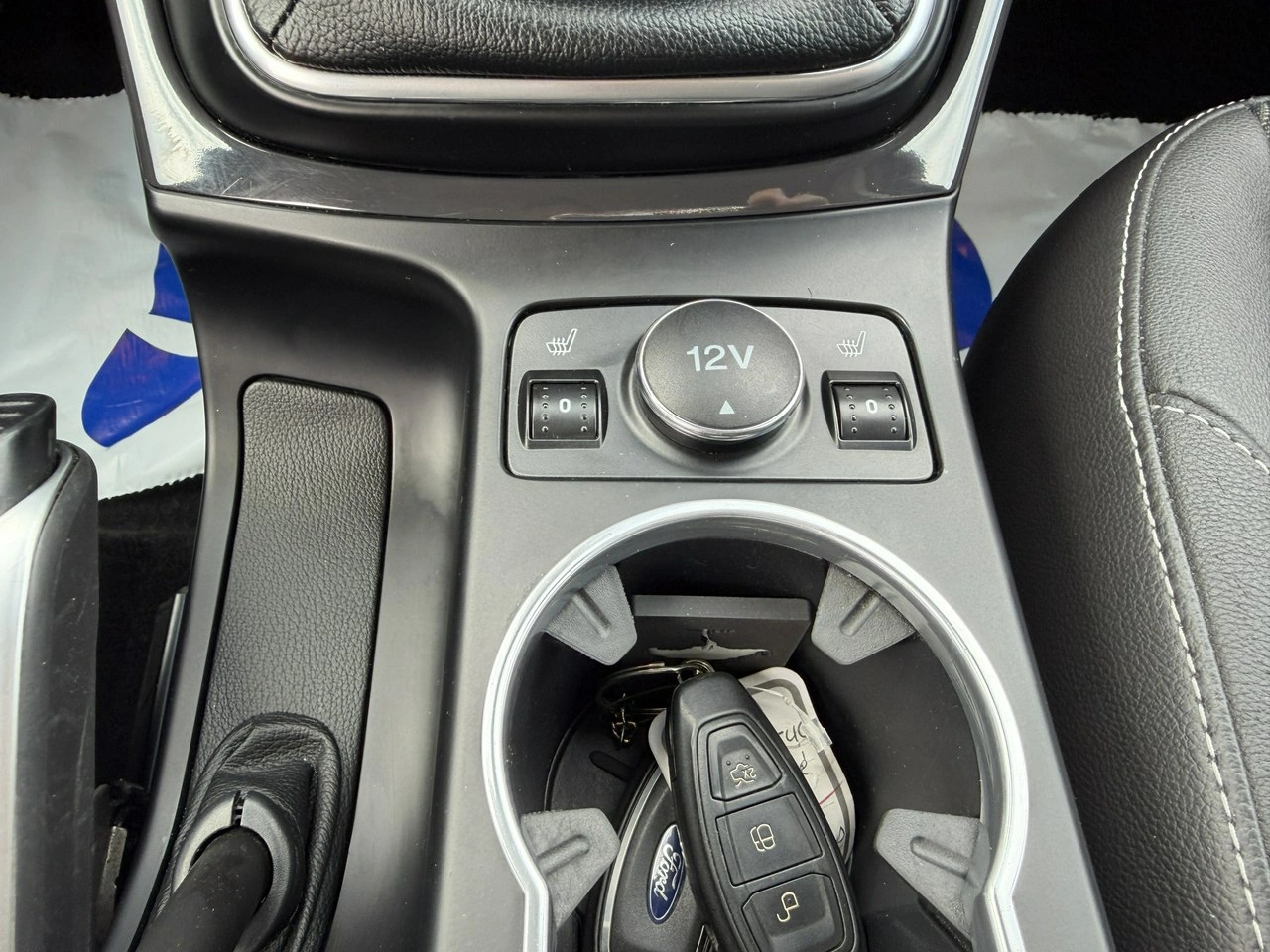 Ford Kuga - Zdjęcie 21