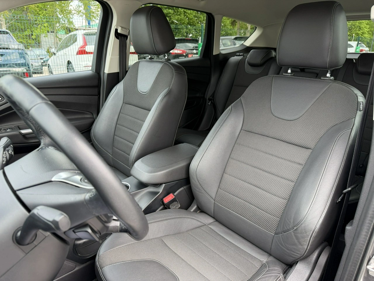 Ford Kuga - Zdjęcie 14
