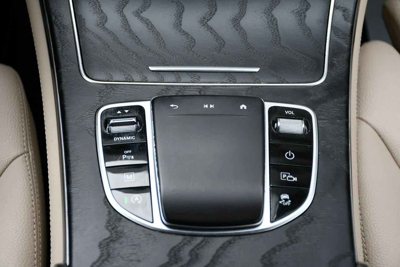 Mercedes GLC 200 - Zdjęcie 25