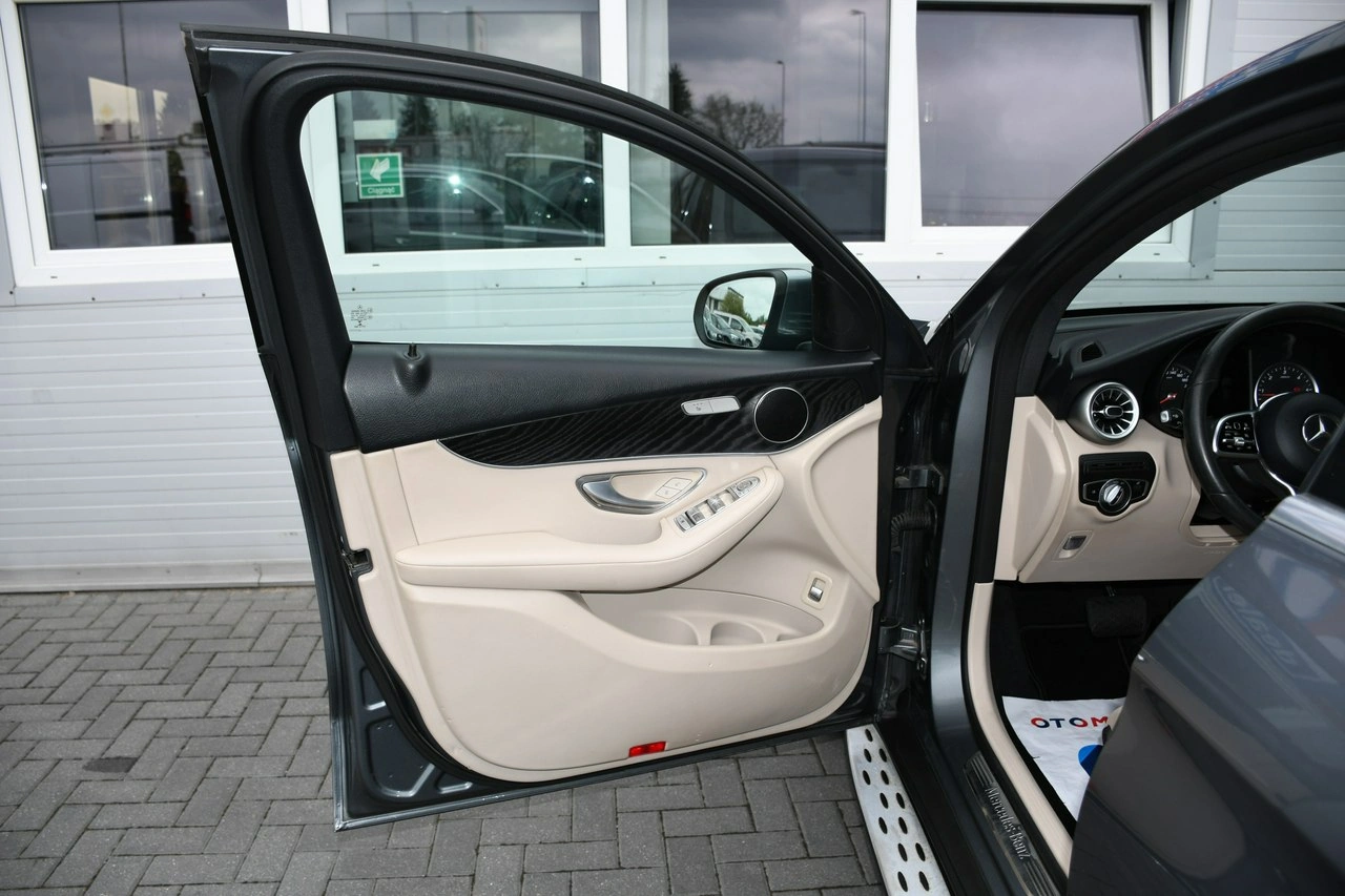 Mercedes GLC 200 - Zdjęcie 34
