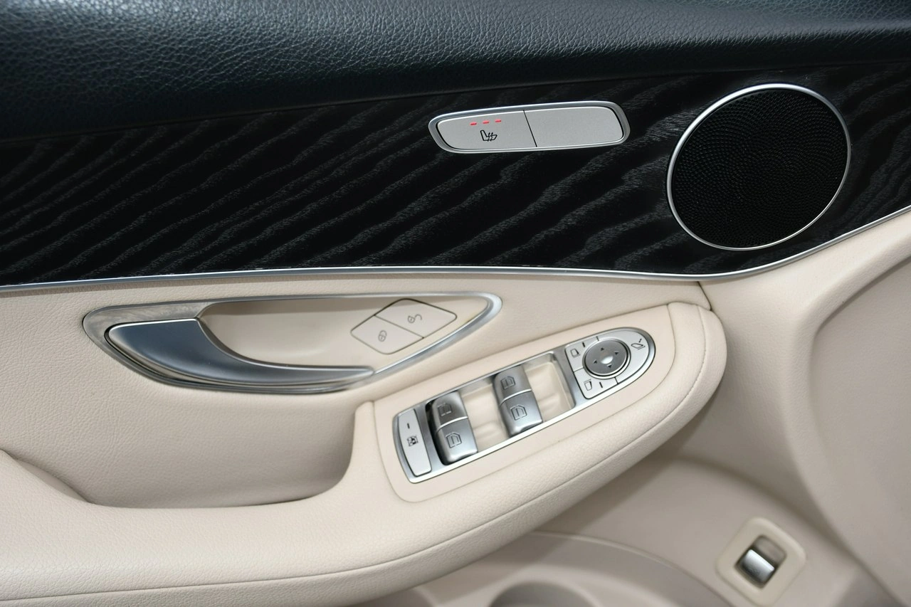 Mercedes GLC 200 - Zdjęcie 35