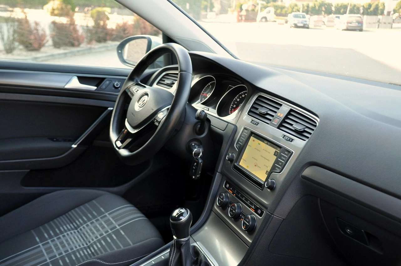 Volkswagen Golf - Zdjęcie 17
