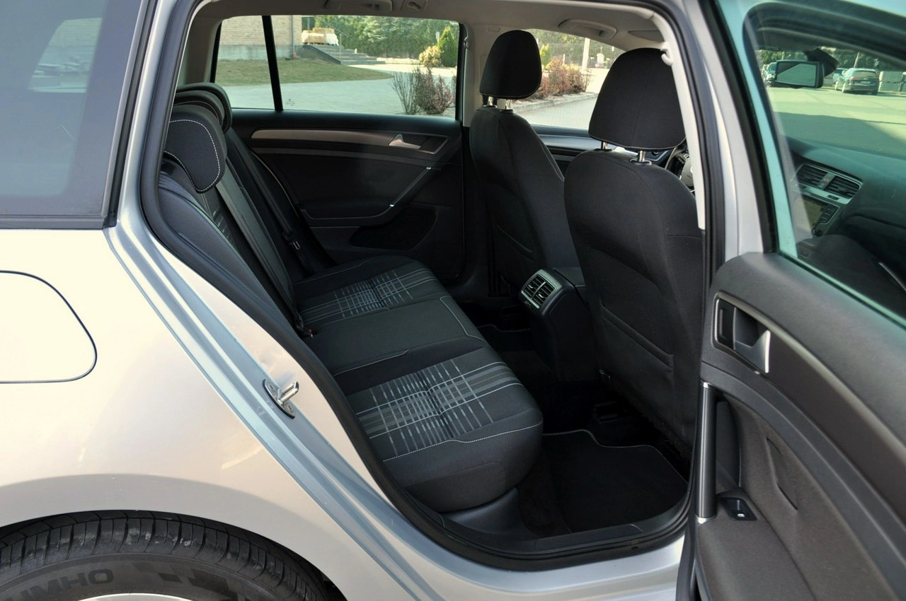 Volkswagen Golf - Zdjęcie 19