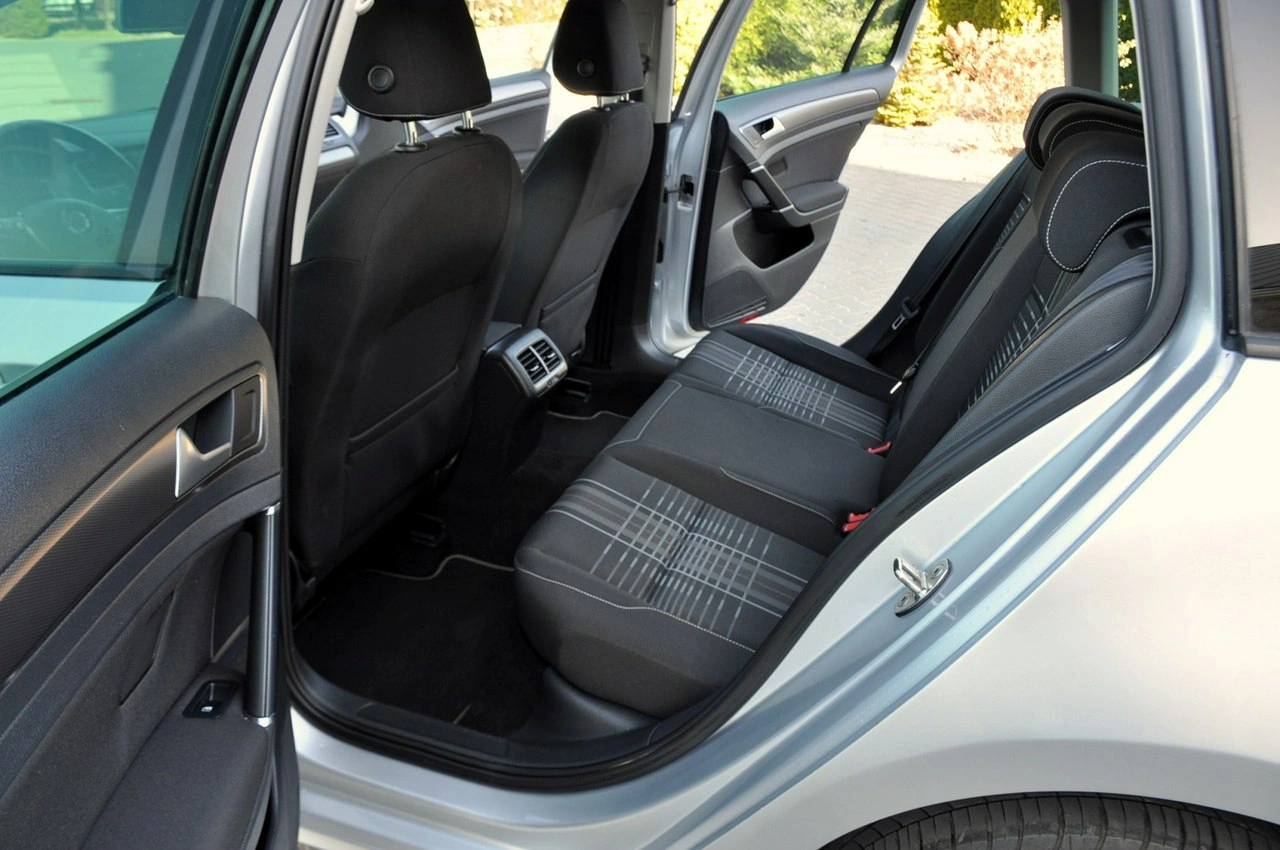 Volkswagen Golf - Zdjęcie 20