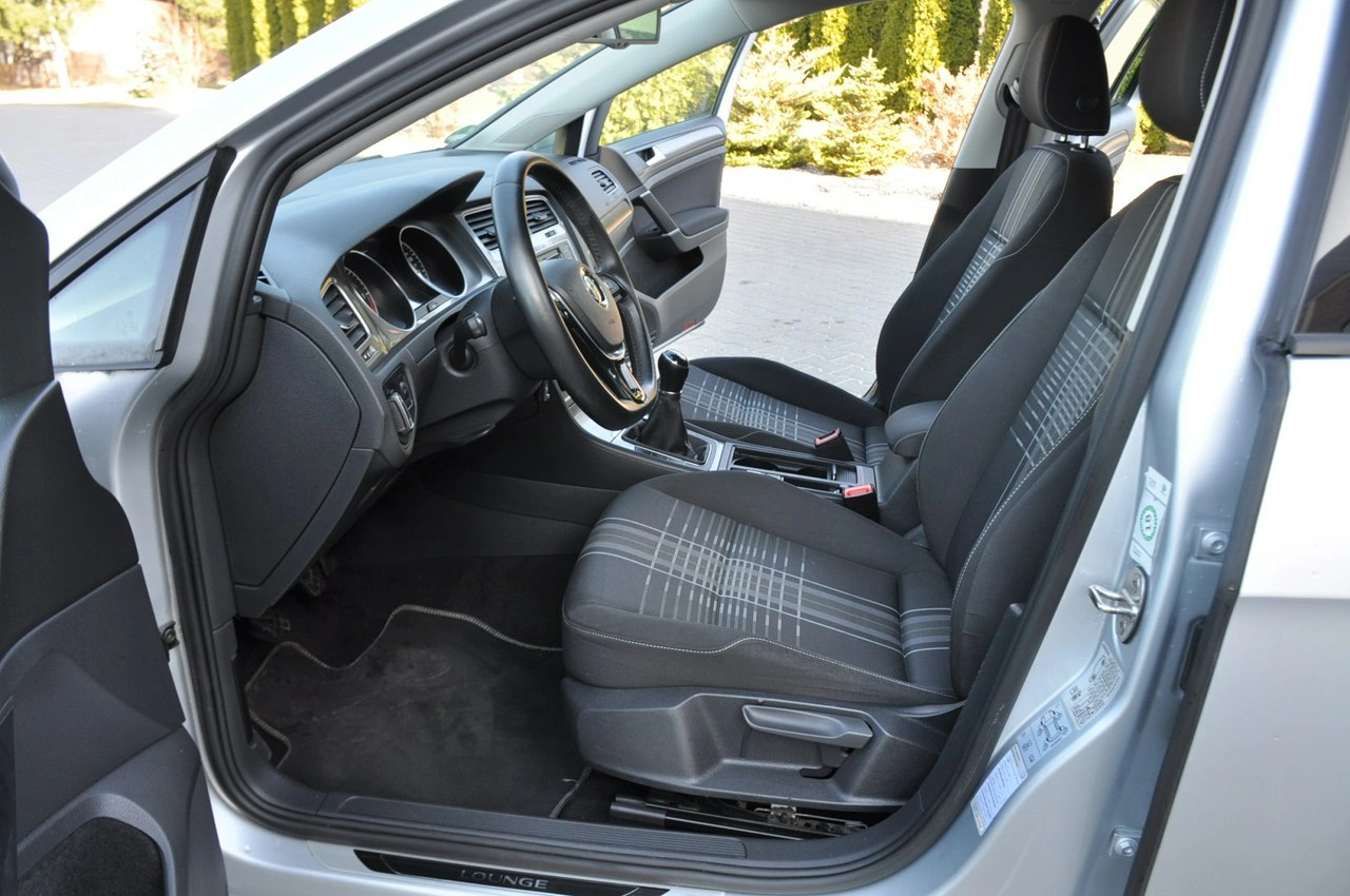 Volkswagen Golf - Zdjęcie 21