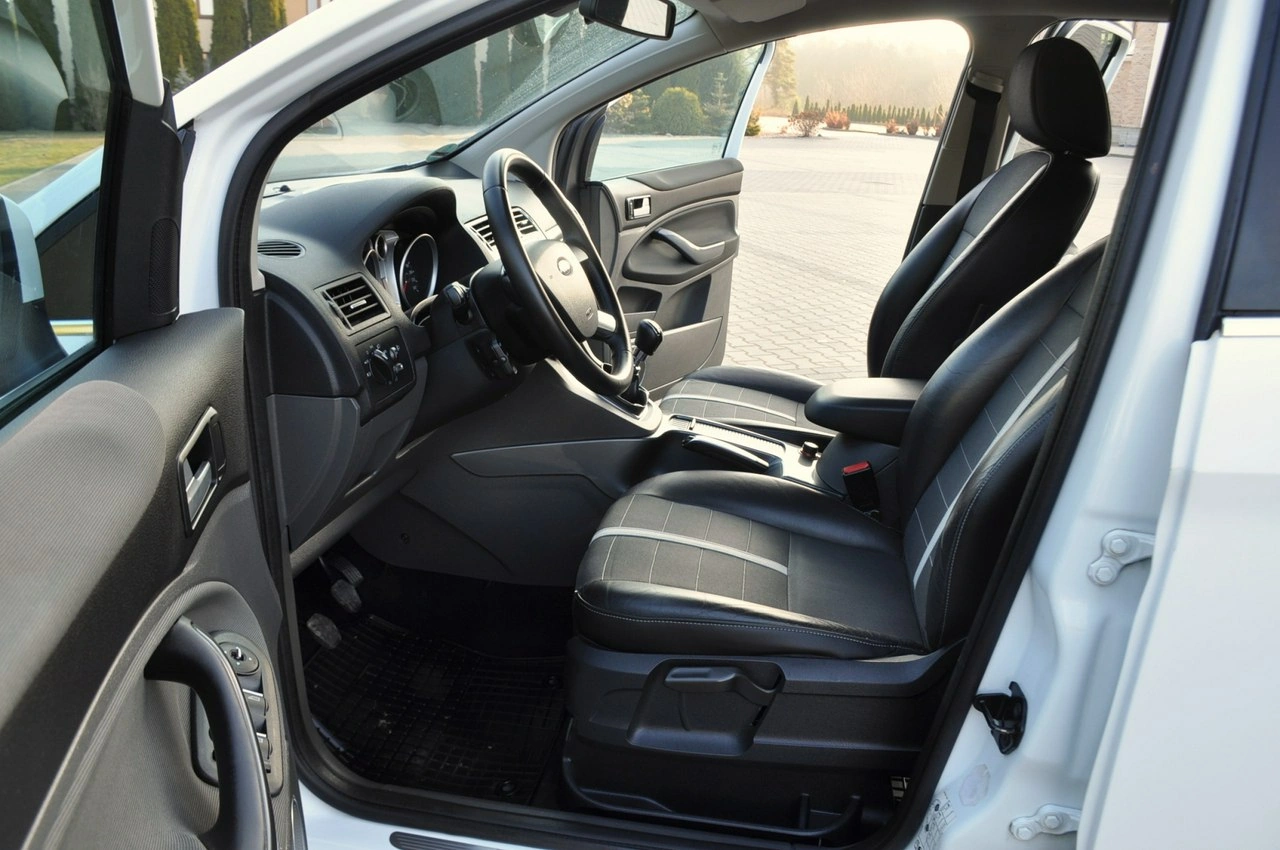 Ford Kuga - Zdjęcie 20