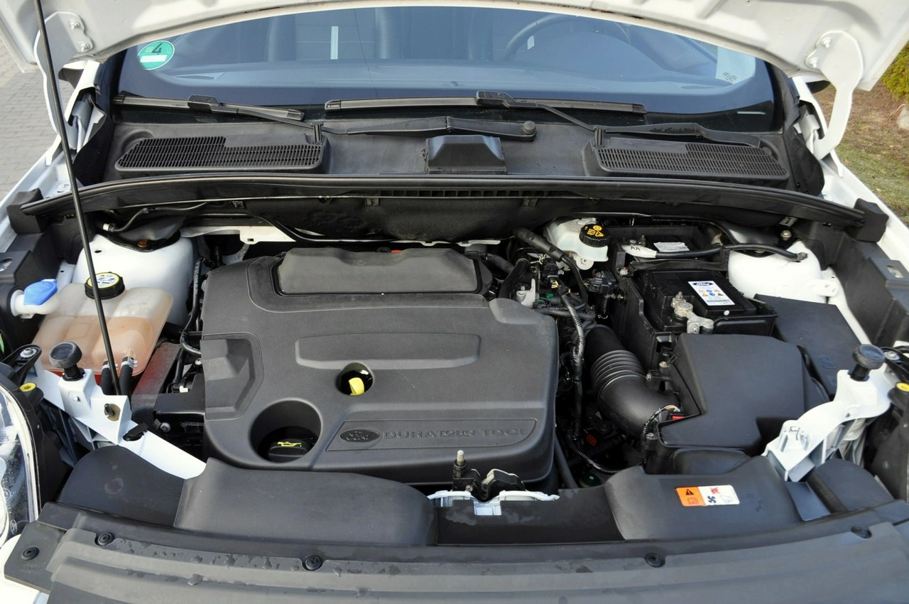 Ford Kuga - Zdjęcie 36