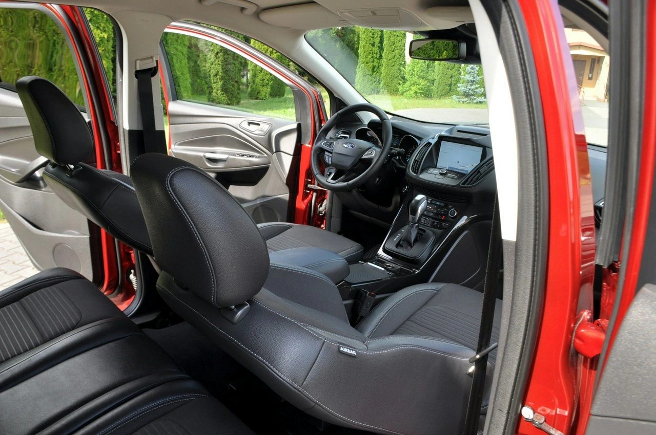 Ford Kuga - Zdjęcie 22
