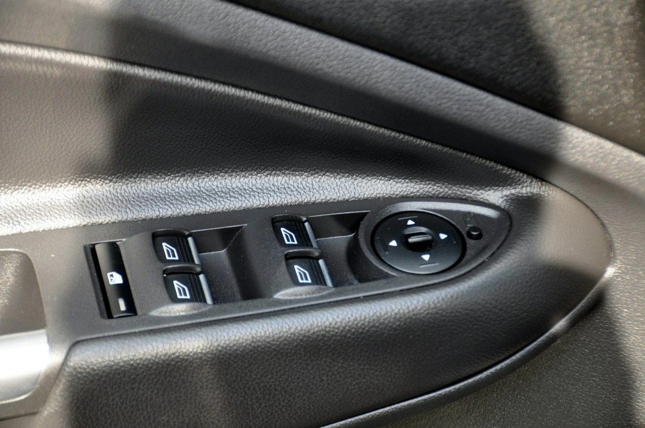 Ford Kuga - Zdjęcie 35