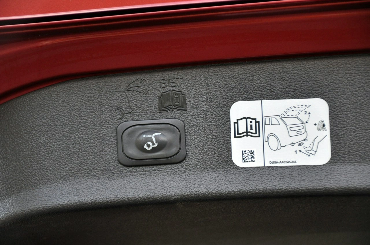 Ford Kuga - Zdjęcie 37