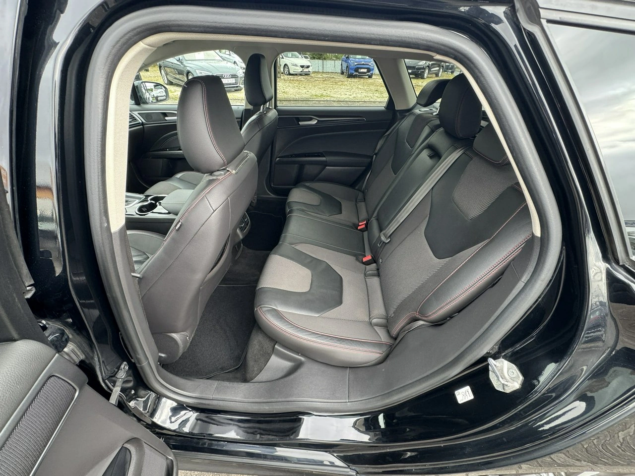 Ford Mondeo SW - Zdjęcie 19