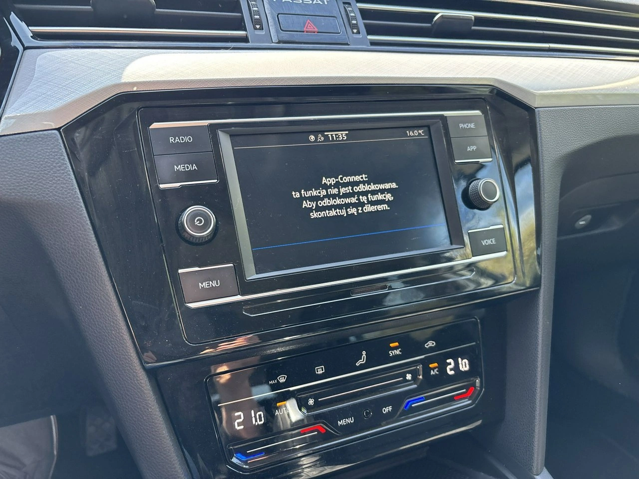 Volkswagen Passat - Zdjęcie 23