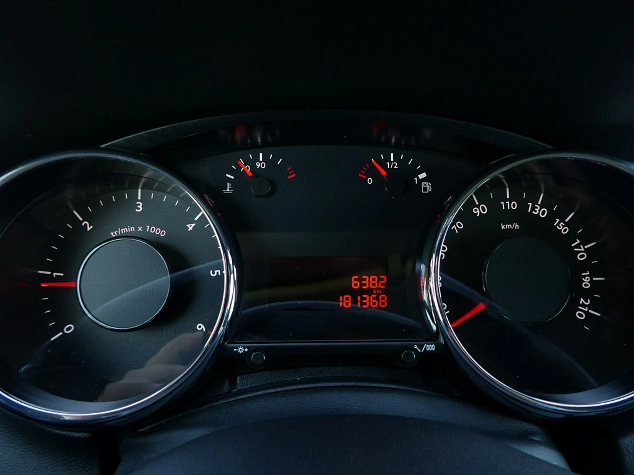 Peugeot 5008 - Zdjęcie 28