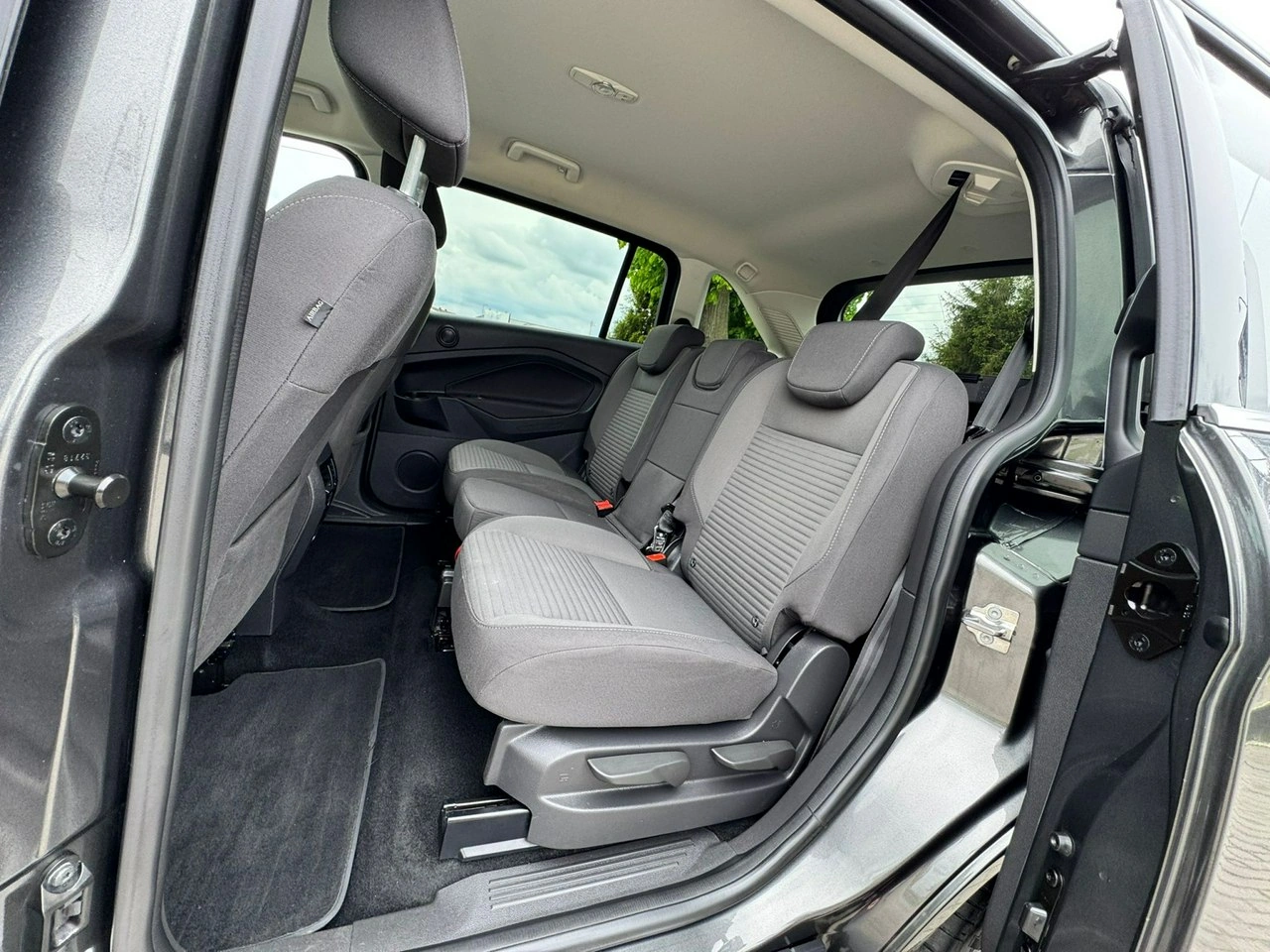 Ford Grand C-MAX - Zdjęcie 24