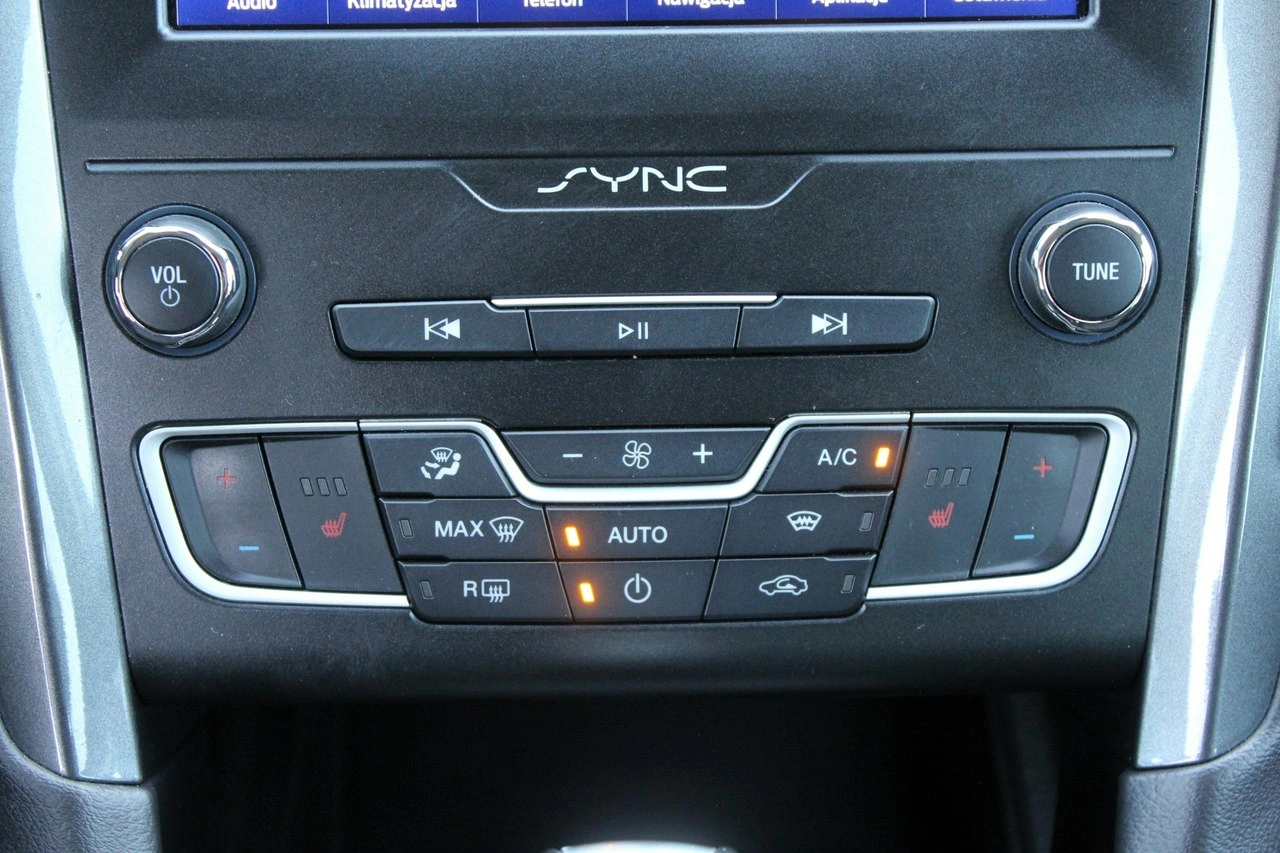 Ford Mondeo SW - Zdjęcie 18