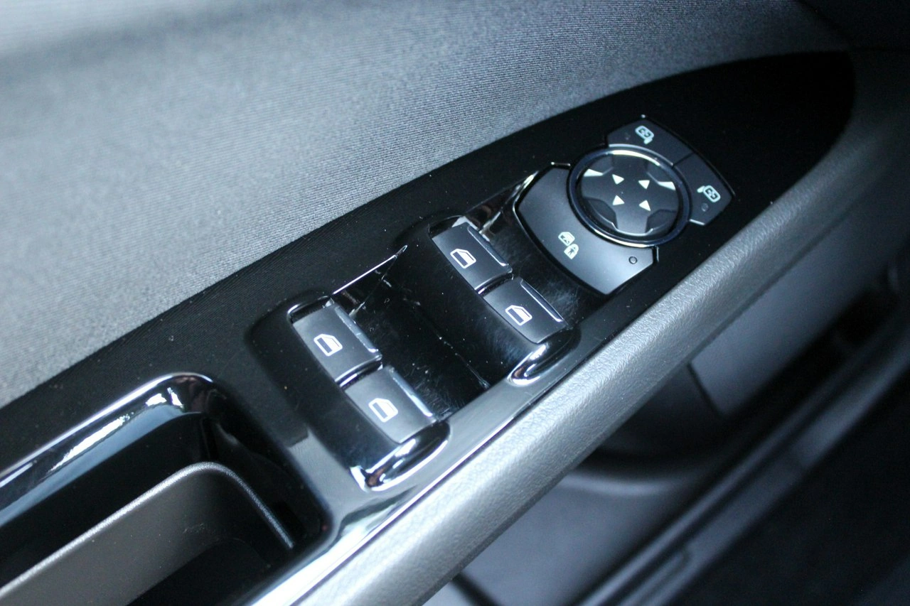 Ford Mondeo SW - Zdjęcie 19