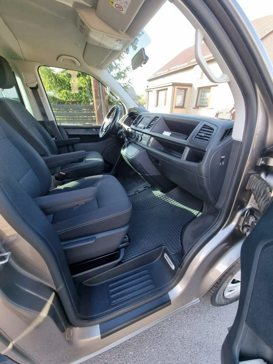 Volkswagen Multivan - Zdjęcie 10